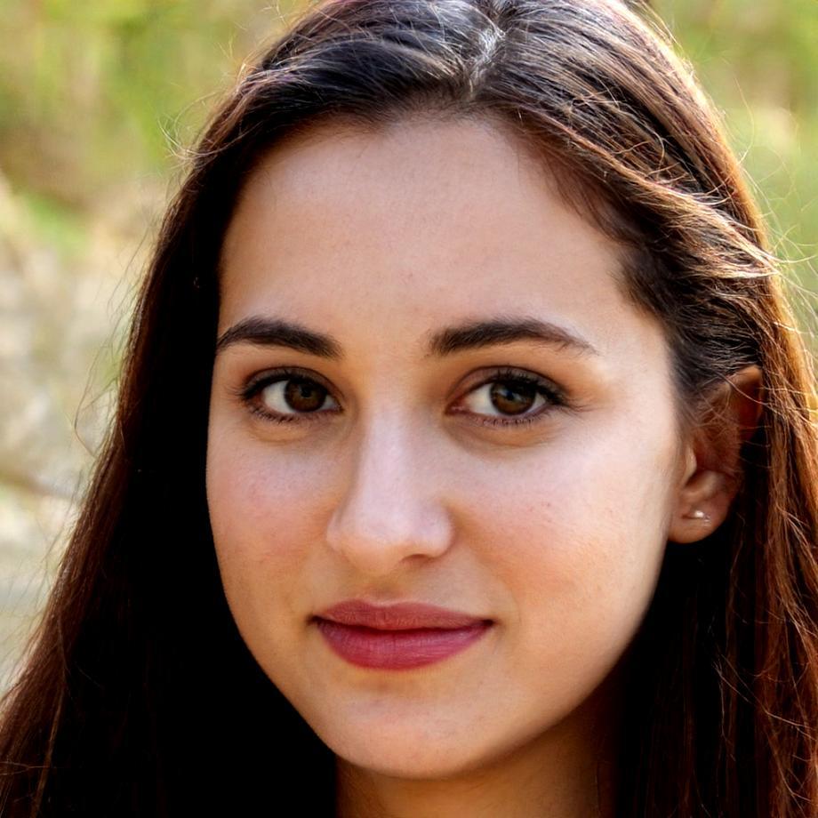 Carmen Višković, Portfolio Management Specialist